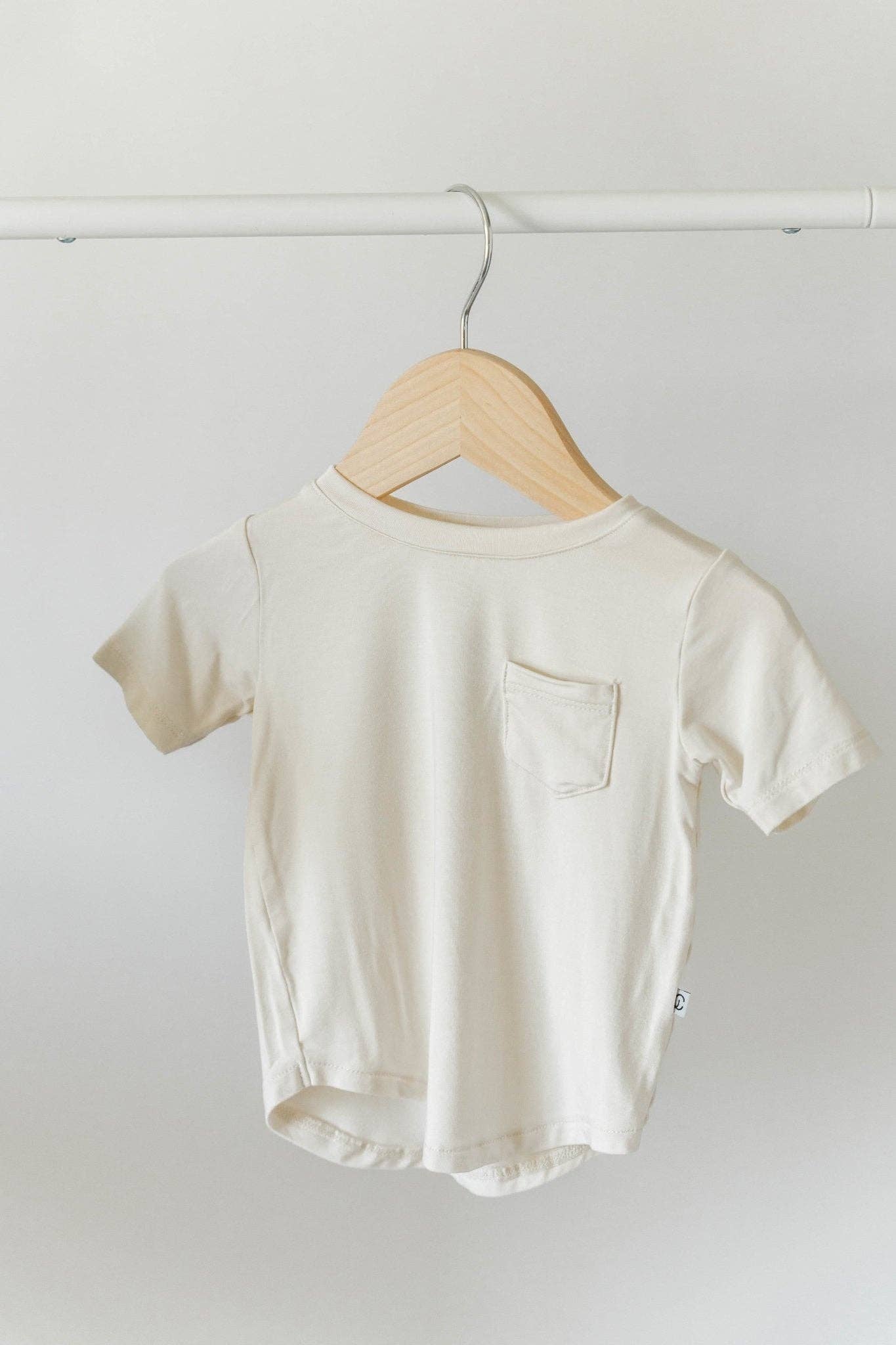 Curved-Hem Pocket Tee | Cream